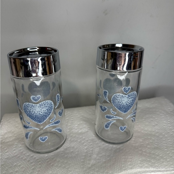 Vintage country heart sponge paint salt and pepper shakers - Picture 2 of 7